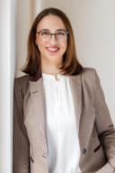 Dr. Isabella Buck, Porträt